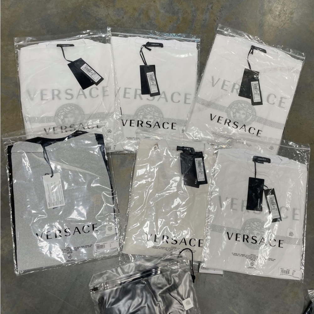 NWT - Versace Style White La Greca Logo T-shirt - Unisex - Picture 5 of 5